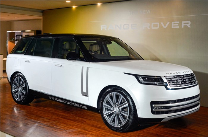2022 Range Rover front right quarter